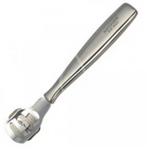 Как пользоваться маникюрным набором. Аппаратный маникюр. Советы по выполнению в домашних условиях. 11