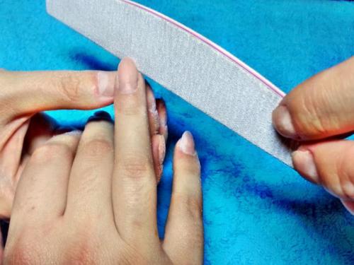 Коррекция нарощенных ногтей гелем в домашних условиях пошаговая инструкция. Пошаговая инструкция 02