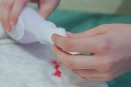 Как вывести пятно от геля для ногтей. Методы