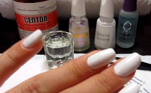 Газетный маникюр, как сделать без спирта. Три способа создания газетного маникюра 06