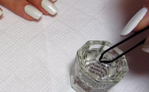 Газетный маникюр, как сделать без спирта. Три способа создания газетного маникюра 07
