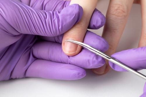 Как обрабатывать кожу вокруг ногтей. Такие разные: как правильно работать с разными типами кутикулы