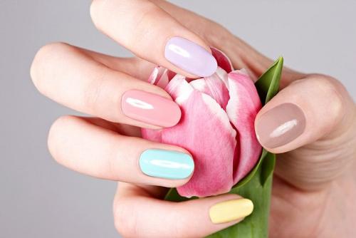 Покрытие гель лаком для начинающих пошагово. Преимущества и недостатки гель-лаков