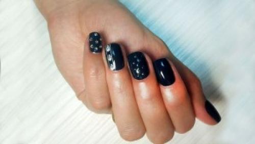 Как на шеллак наклеить стразы на. Украшаем шеллак стразами