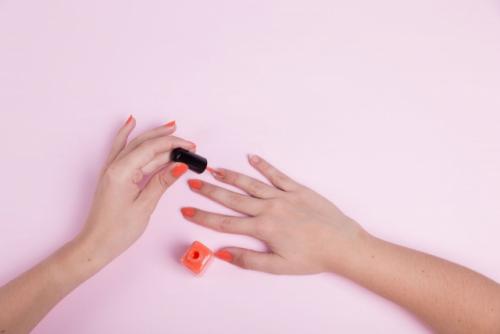 Можно ли гель лак наносить под гель. Технология нанесения гель-лака на нарощенные ногти 20 Можно ли гель лак наносить под гель. Технология нанесения гель-лака на нарощенные ногти 20