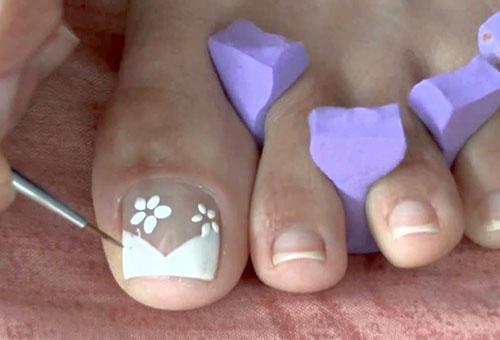 Как сделать френч на ногах в домашних условиях?