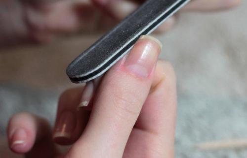 Как обрабатывать кожу вокруг ногтей. Как нехитрым способом избавиться от кутикулы практически навсегда