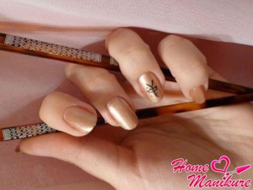 Маникюр с иероглифами. Нейл-арт с иероглифами