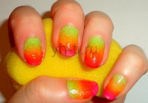 Маникюр с губкой бобом. Маникюр с помощью губки с эффектом омбре