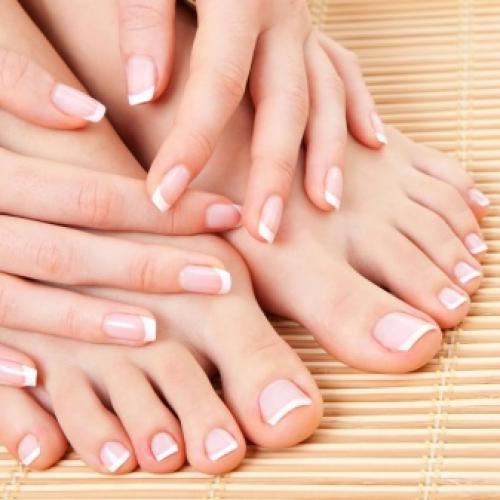 Как сделать френч с помощью полосок. Как сделать французский маникюр в домашних условиях – поэтапно 03 Как сделать френч с помощью полосок. Как сделать французский маникюр в домашних условиях – поэтапно 03