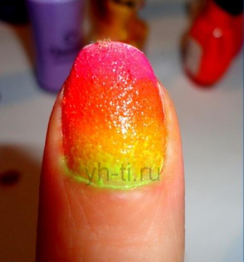 Маникюр с губкой бобом. Маникюр с помощью губки с эффектом омбре