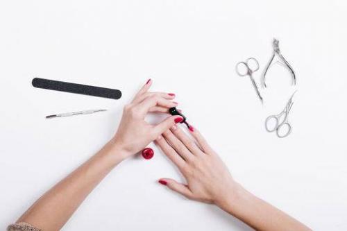 Роспись ногтей пошагово. Китайская роспись на ногтях: пошаговая инструкция