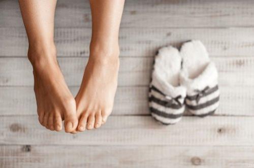 Появилась ямка на ногте большого пальца руки. Что о здоровье могут рассказать ногти? Почему на них появляются белые пятна, вмятины, бугры и волны? Репортеры программы «НашПотребНадзор» нашли ответы на эти вопросы. 04 Появилась ямка на ногте большого пальца руки. Что о здоровье могут рассказать ногти? Почему на них появляются белые пятна, вмятины, бугры и волны? Репортеры программы «НашПотребНадзор» нашли ответы на эти вопросы. 04