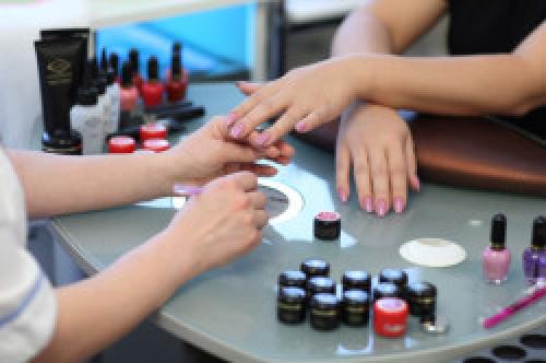 Сколько носятся нарощенные ногти. Как сделать, чтобы нарощенные ногти держались дольше, от чего зависит? 04