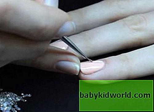 Как приклеивать стразы на шеллак. Способы приклеивания страз на шеллак 08 Как приклеивать стразы на шеллак. Способы приклеивания страз на шеллак 08