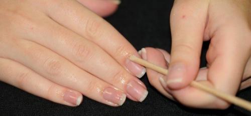 Как обрабатывать кожу вокруг ногтей. Как нехитрым способом избавиться от кутикулы практически навсегда