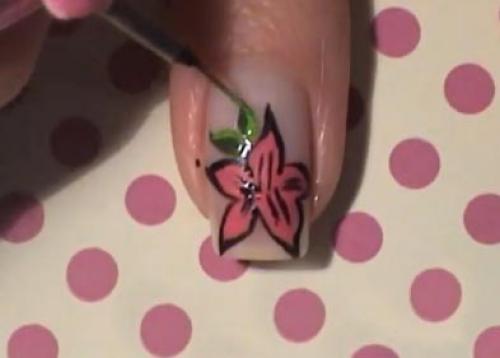 Лилия на ногтях пошагово. Роспись: лилии на ногтях