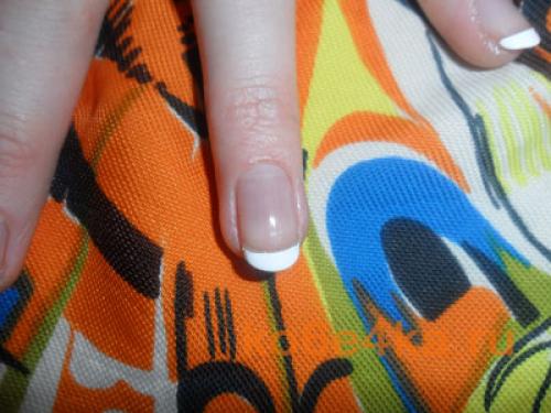 Как пользоваться полосками для французского маникюра. Полоски для французского маникюра: как их использовать? 05 Как пользоваться полосками для французского маникюра. Полоски для французского маникюра: как их использовать? 05