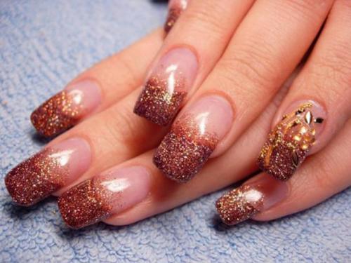 Сколько держатся накладные ногти. Насколько долговечны накладные ногти