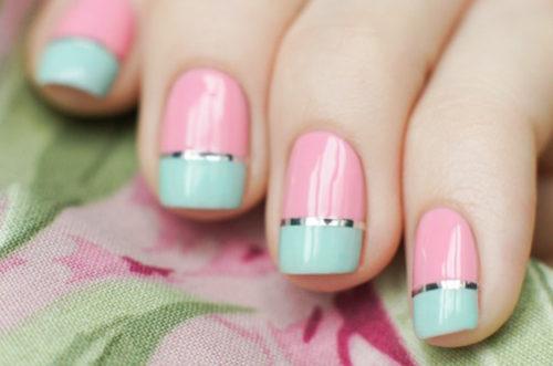 Как сделать французский маникюр гель-лаком с полосками. Рисуем френч гель-лаком: используем полоски и трафареты