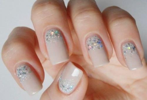 Френч гель-лаком с помощью трафарета. Как сделать французский маникюр гель-лаком при помощи трафаретов 11