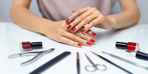 Как нанести рисунок на ногти в домашних условиях. Стильный маникюр: рисунки на ногтях