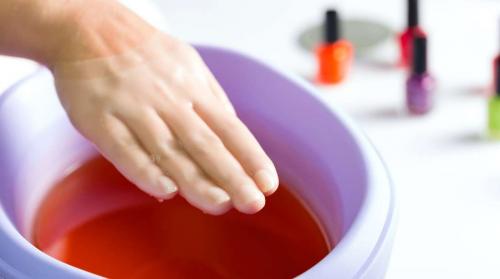 Кожа вокруг ногтей сохнет. Почему сильно сохнет кожа вокруг ногтей, грубеет на руках и ногах: причина 02 Кожа вокруг ногтей сохнет. Почему сильно сохнет кожа вокруг ногтей, грубеет на руках и ногах: причина 02