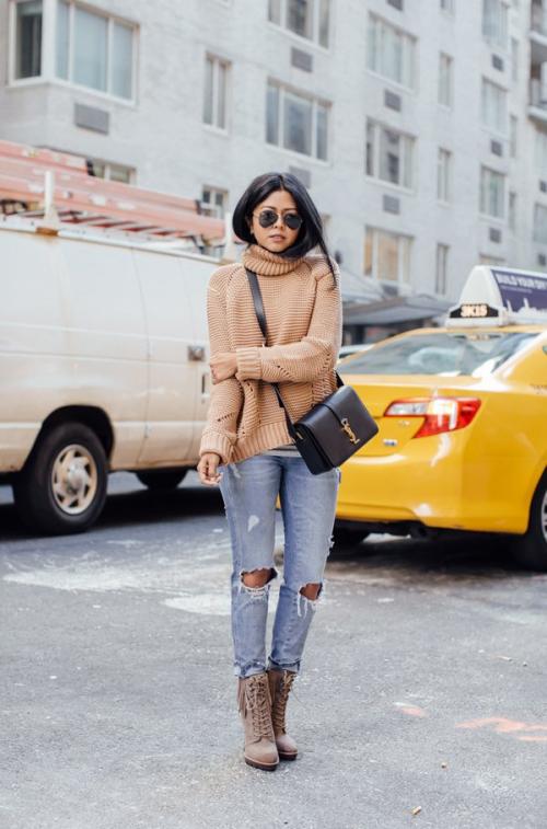 Рваные джинсы и колготки. 15 способов носить рваные джинсы зимой