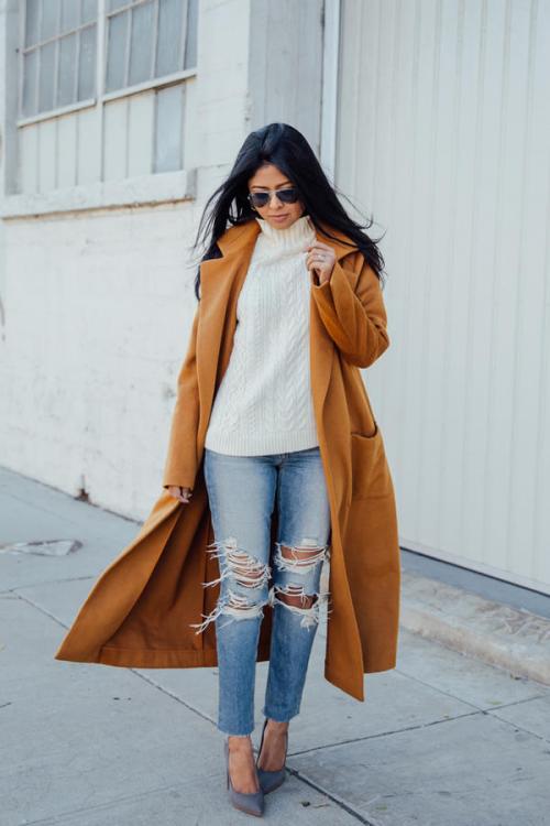 Рваные джинсы и колготки. 15 способов носить рваные джинсы зимой