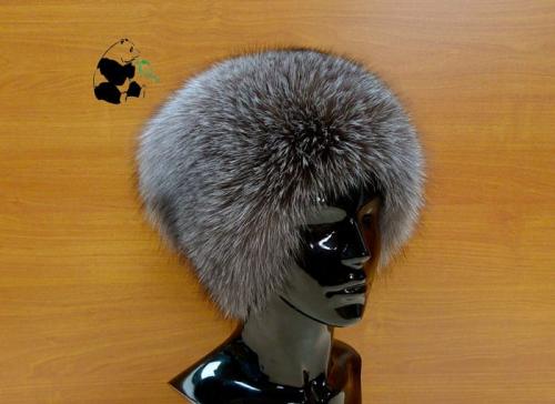 Зимние головные уборы для женщин посл.  Модели модных зимних шапок для женщин после 50 лет