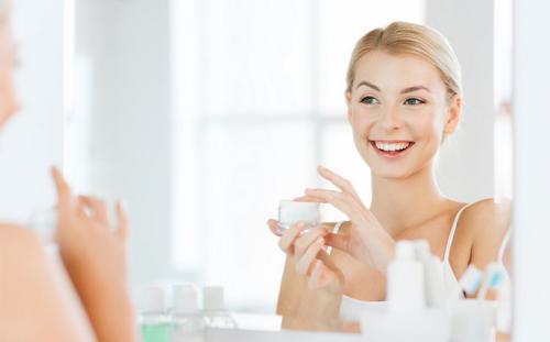 Как выглядеть свежо без макияжа. Выглядеть отлично без макияжа: 15 простых правил