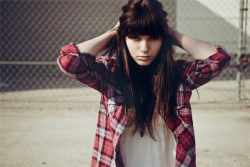 Как носить белую мужскую рубашку женщине. Как не ошибиться с рубашкой