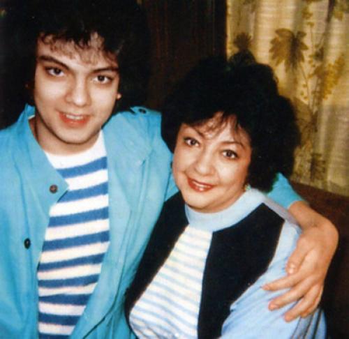 Сколько было киркорову когда он женился на пугачевой. 1990-е. Взлёт популярности 18