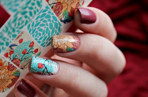 Рисовать цветочки на ногтях. Маникюр с рисунком цветов: техники нанесения