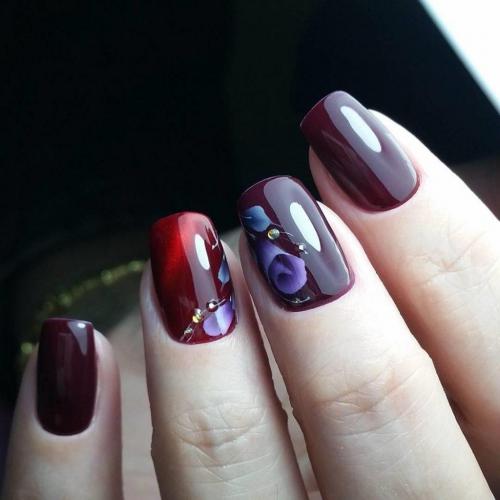 Рисовать цветочки на ногтях. Маникюр с рисунком цветов: техники нанесения