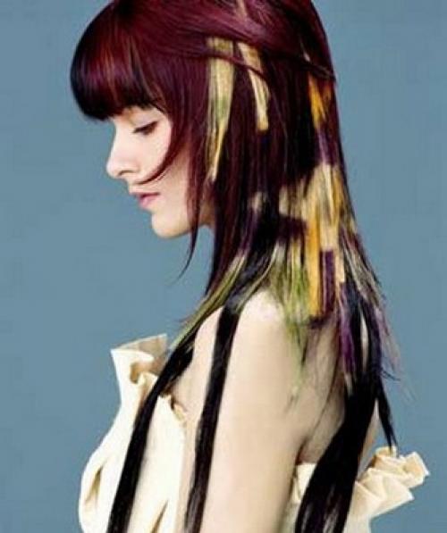 Прически с перьями. Стрижка перьями на средние и длинные волосы 04