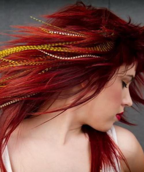 Прическа перьями на средние волосы фото