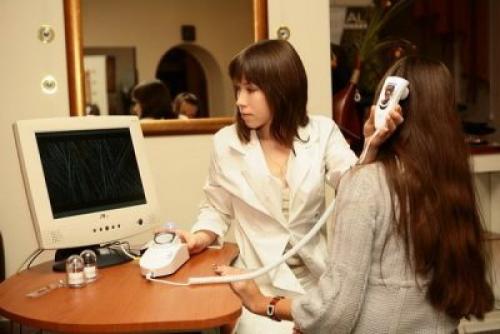 Что назначает трихолог при выпадении волос. Наука трихология: лечение выпадения волос —, что делать, как лечить и защитить себя от потери прядей?