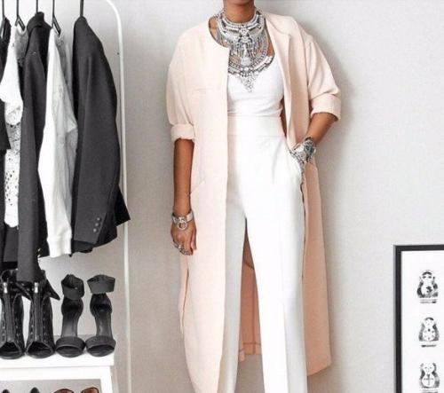 Как одеться стильно в 50 лет. Самые трендовые брюки весны-2020: какие модели мы будем носить в новом сезоне 08