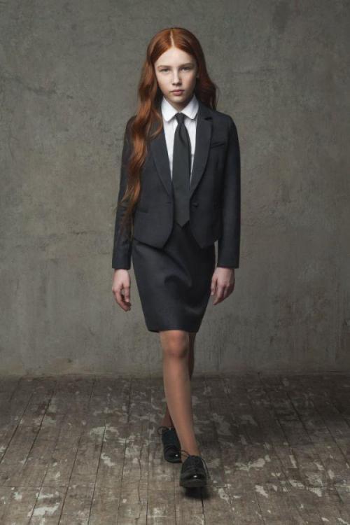 Как красиво одеваться подростку. Как можно красиво и модно одеваться в школу, выбор лука по возрасту