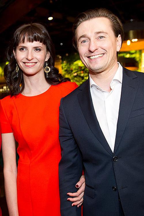 Евгений Миронов слухи. Слухи про Евгения Миронова
и фото Сергея Безрукова и его Анны