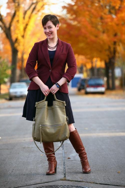 Платье с ботильонами на каблуке на корпоратив. Сапоги с платьем: предвкушая новогодние корпоративы