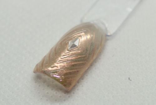 Маникюр втирка розовая со стразами. Идеи маникюра с втиркой – пошаговые мастер-классы