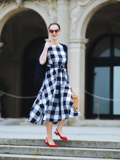 С чем носить платье чулок ниже колена. Верхняя одежда 17