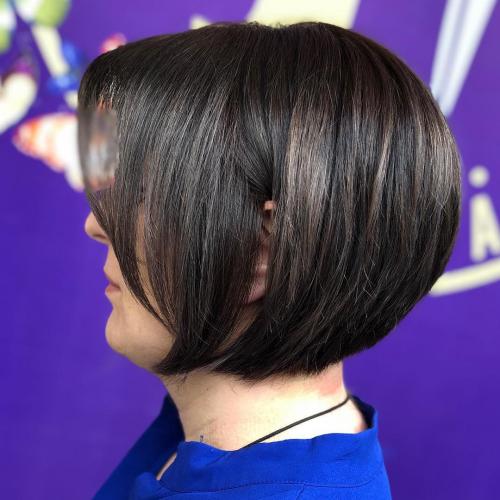 Прически брюнеткам на средние волосы. Модные стрижки для брюнеток 40 плюс: 10 вариантов причёсок для стильных дам, фото