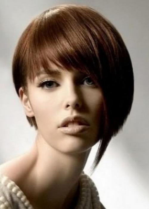 Асимметричное каре на короткие волосы. Косое каре с удлинением и длинное косое каре с фото 09 Асимметричное каре на короткие волосы. Косое каре с удлинением и длинное косое каре с фото 09