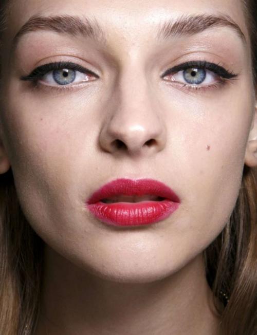 Макияж под темные волосы и голубые глаза. Макияж для голубых глаз — придаем огранку живому бриллианту + фото