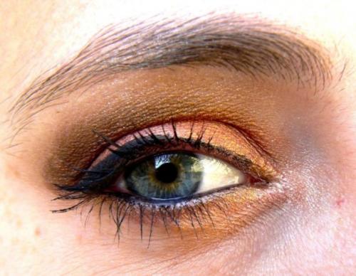Макияж под темные волосы и голубые глаза. Макияж для голубых глаз — придаем огранку живому бриллианту + фото