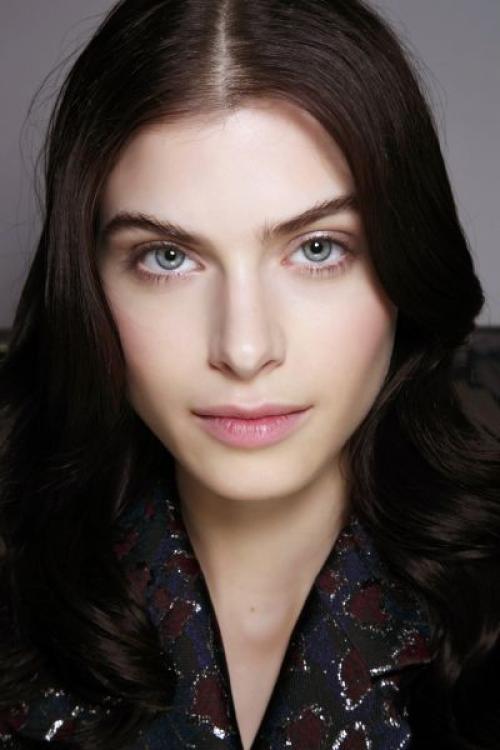 Макияж под темные волосы и светлые глаза. Макияж для девушек с серыми глазами и темными волосами