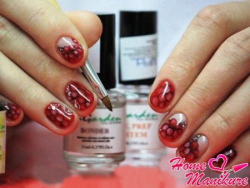 Темно малиновый маникюр. Летнее настроение с малиновым маникюром